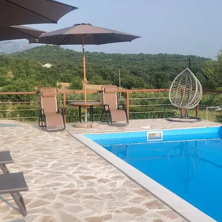 Old House Piperi Апартаменты