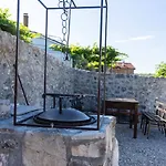 Lägenhet Old House Piperi