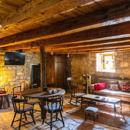 Old House Piperi *