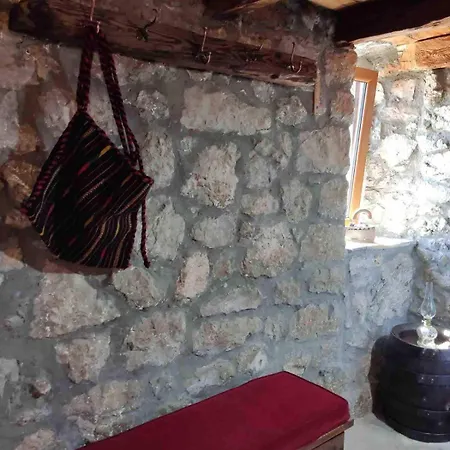 Old House Piperi Apartment *