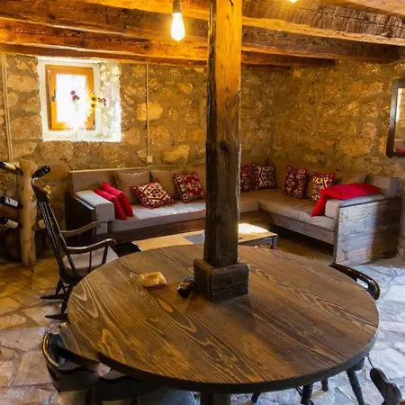 Old House Piperi * פודגוריצה